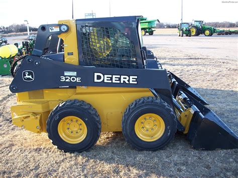 John Deere 320E Skid Steer Loader 